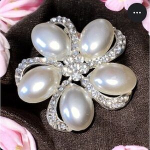 Elegant Pearl and Crystal Flower Brooch